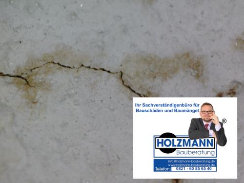 Risse-wasserfuehrend-Baugutachter-Holzmann